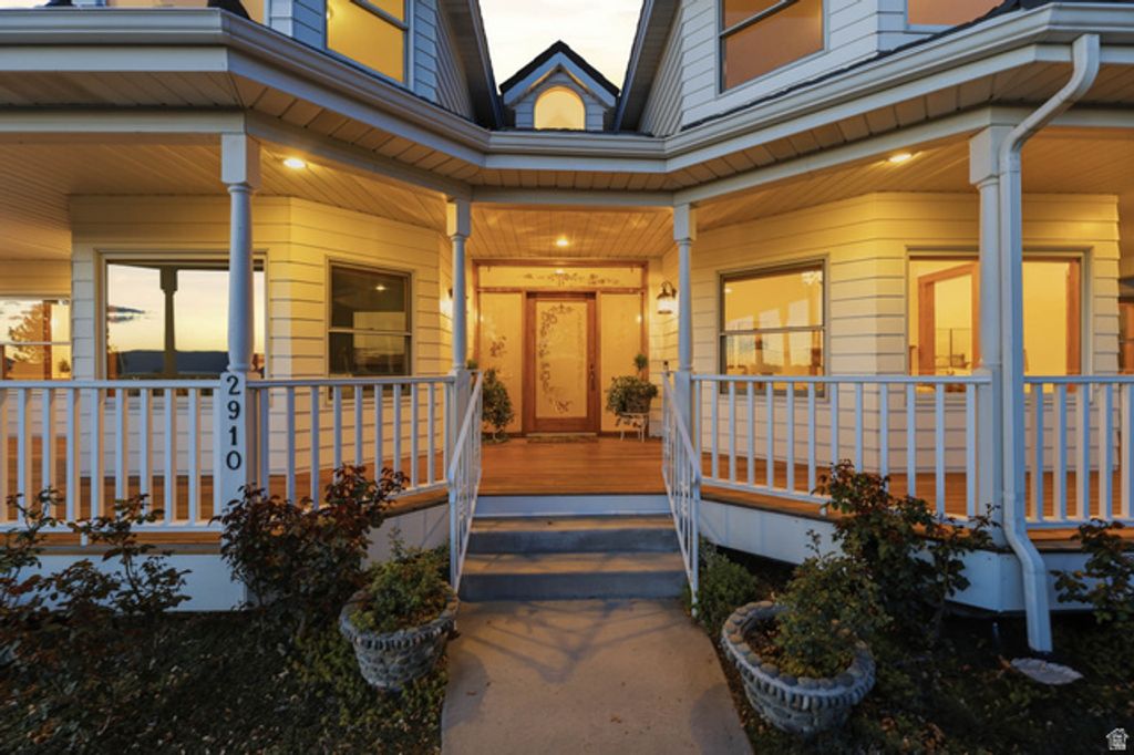 Image 89 of property listing at 2910 FOOTHILL DR, Provo, UT 84604