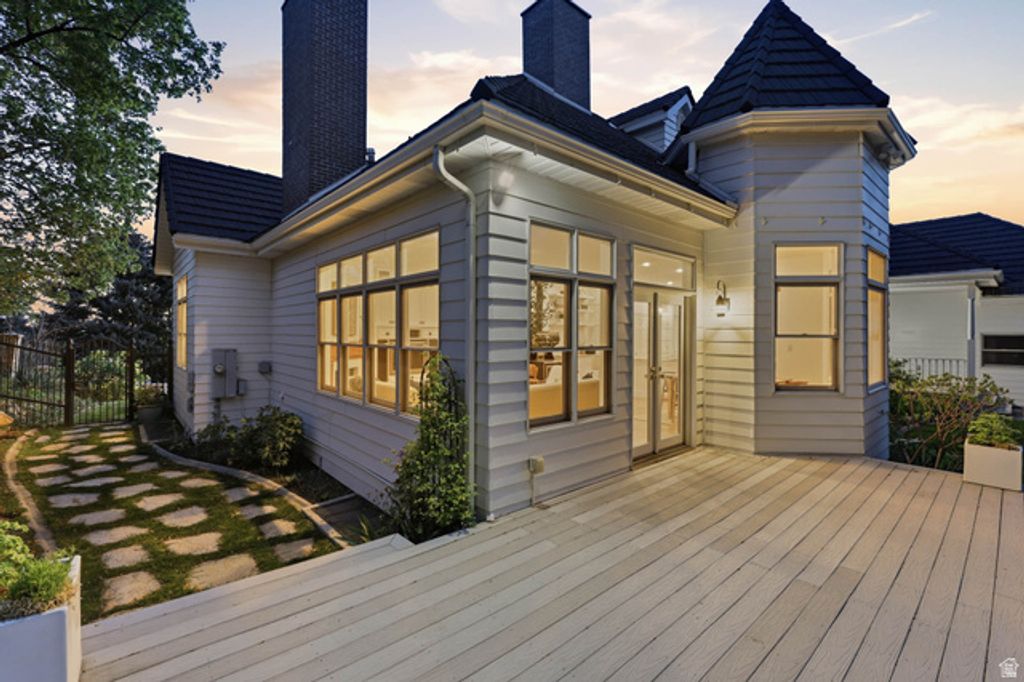 Image 93 of property listing at 2910 FOOTHILL DR, Provo, UT 84604