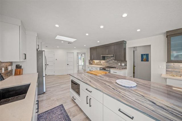 8560 HERON LAGOON CIRCLE, Sarasota, FL 34242