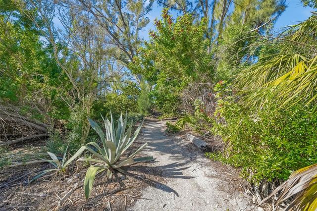 8560 HERON LAGOON CIRCLE, Sarasota, FL 34242