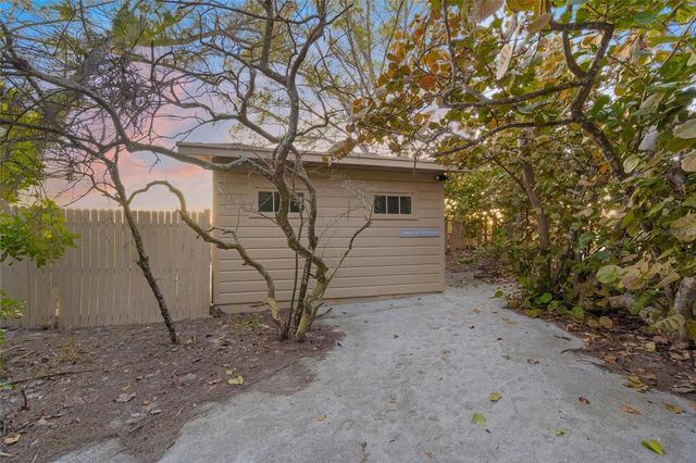 8560 HERON LAGOON CIRCLE, Sarasota, FL 34242