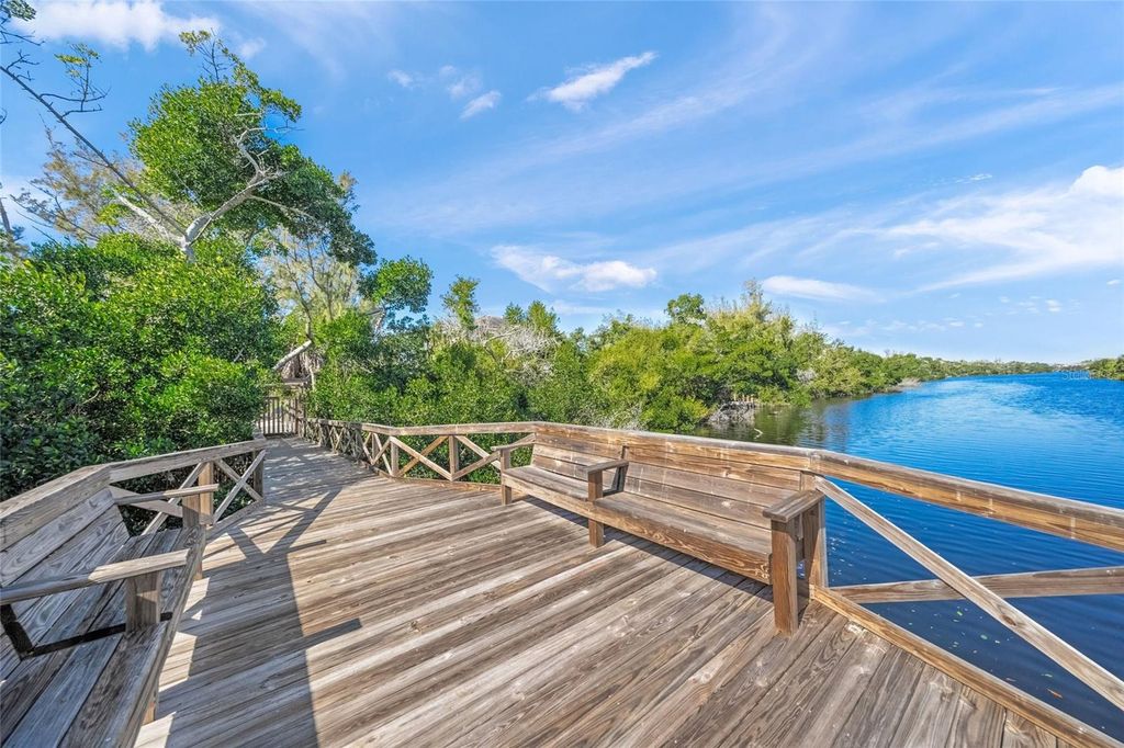 Image 37 of property listing at 8560 HERON LAGOON CIRCLE, Sarasota, FL 34242