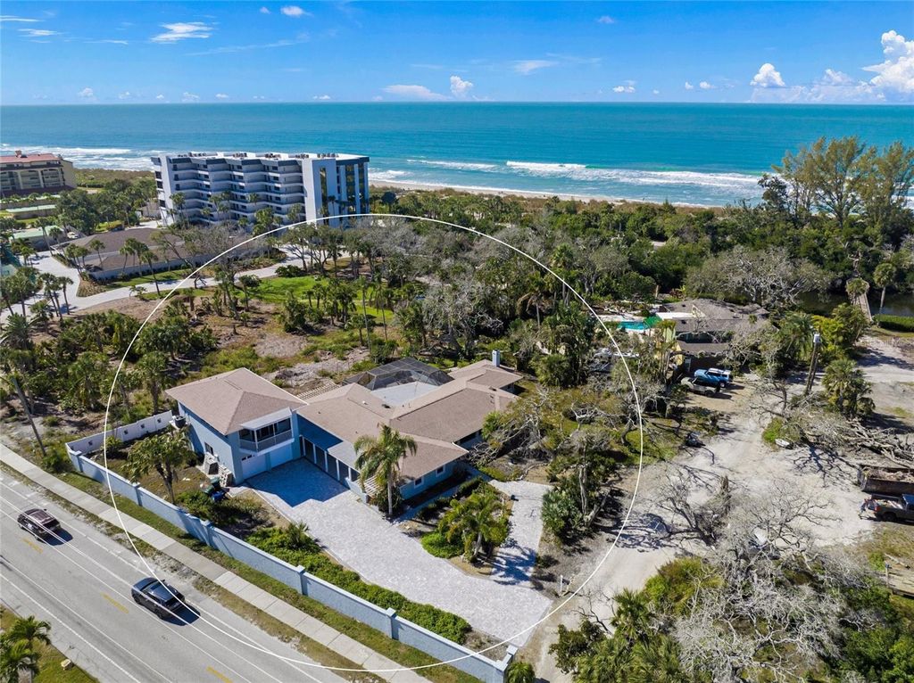 Image 49 of property listing at 8560 HERON LAGOON CIRCLE, Sarasota, FL 34242