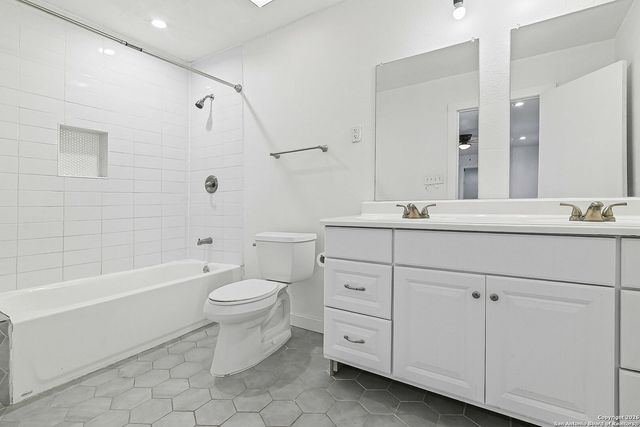 915 W Gramercy, San Antonio, TX 78201