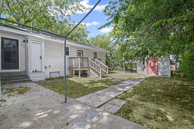 915 W Gramercy, San Antonio, TX 78201