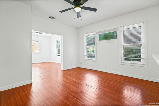 915 W Gramercy, San Antonio, TX 78201