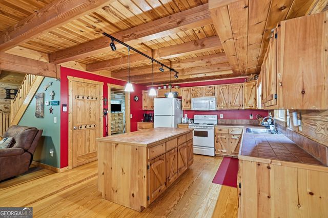 114 Rockingham Way, Ellijay, GA 30540
