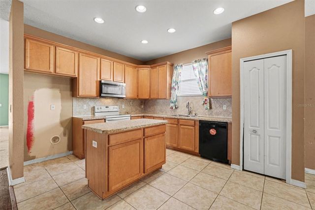 11941 PALM BAY COURT, New Port Richey, FL 34654