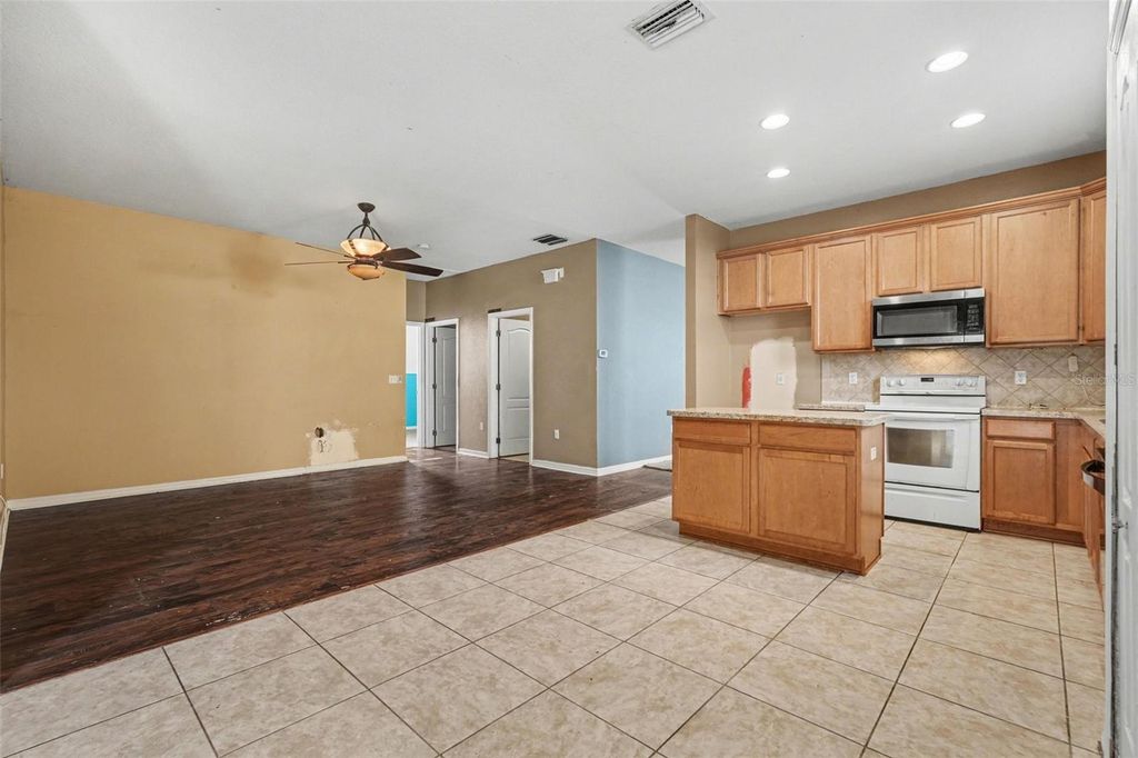 Image 16 of property listing at 11941 PALM BAY COURT, New Port Richey, FL 34654