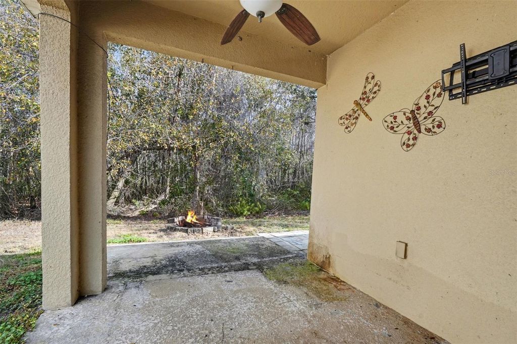 Image 5 of property listing at 11941 PALM BAY COURT, New Port Richey, FL 34654