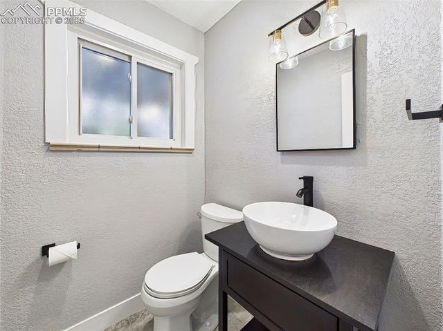 1107 Parkview Boulevard, Colorado Springs, CO 80905