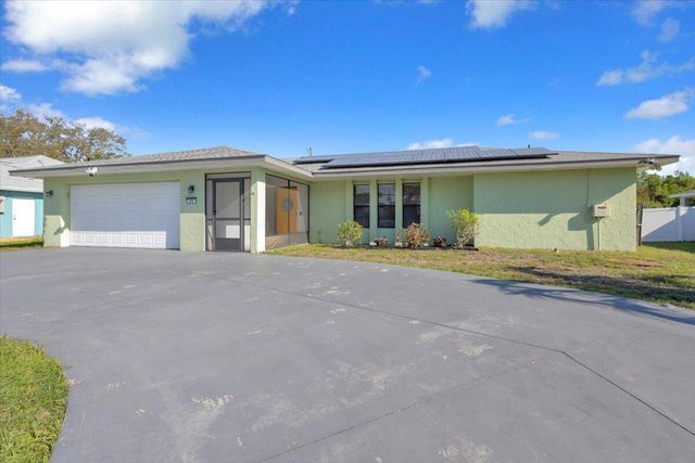 879 SE Carnival Avenue, Port St. Lucie, Port St Lucie, FL 34983