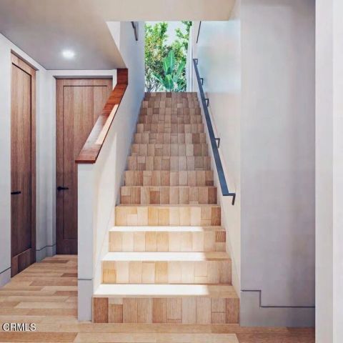 1070 N Oban Dr, Los Angeles, CA 90065