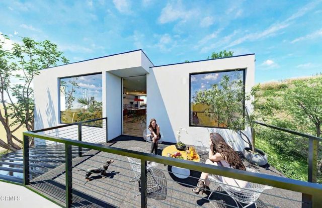 1070 N Oban Dr, Los Angeles, CA 90065