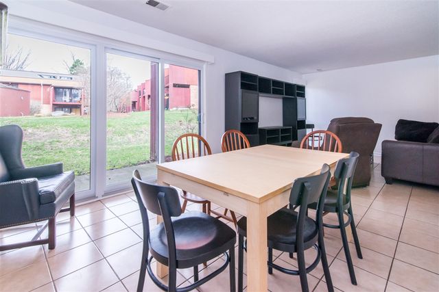 1809 Independence Boulevard 15B, Ann Arbor, MI 48104