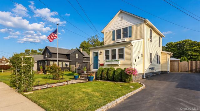 27 Wood Avenue, Patchogue, NY 11772