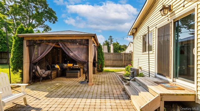 27 Wood Avenue, Patchogue, NY 11772