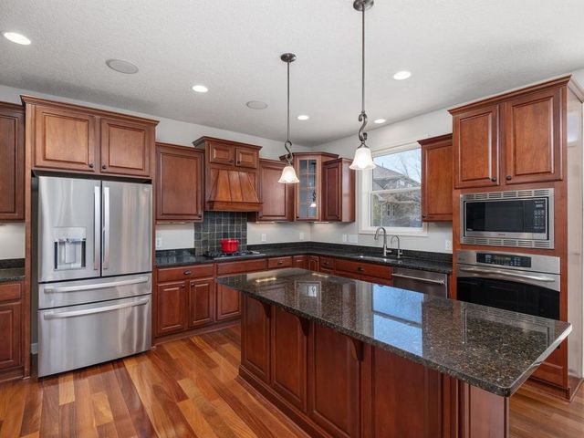 6241 Urbandale Lane N, Maple Grove, MN 55311