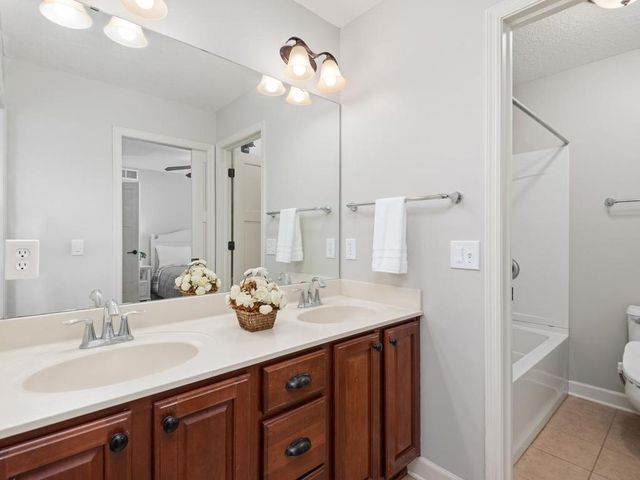 6241 Urbandale Lane N, Maple Grove, MN 55311