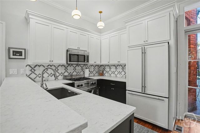 316 E Charlton Street, Savannah, GA 31401