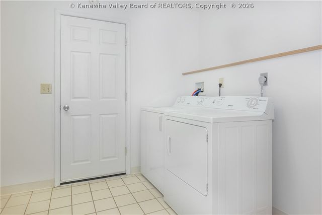 1 Cedar Drive, Scott Depot, WV 25560