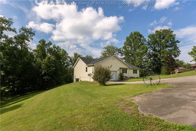 1 Cedar Drive, Scott Depot, WV 25560