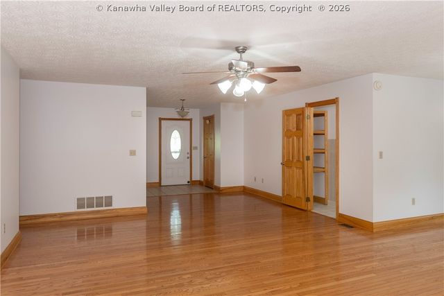 1 Cedar Drive, Scott Depot, WV 25560