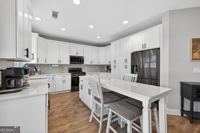 7899 Brass Lantern Drive, Flowery Branch, GA 30542