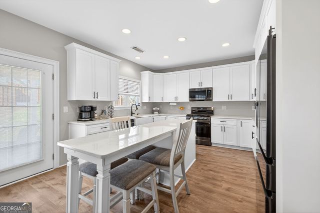 7899 Brass Lantern Drive, Flowery Branch, GA 30542