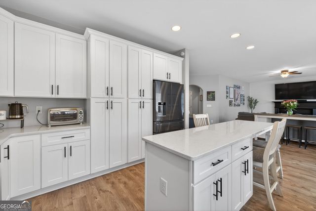 7899 Brass Lantern Drive, Flowery Branch, GA 30542