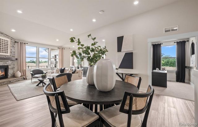 859 Kelpie Drive, Ann Arbor, MI 48108