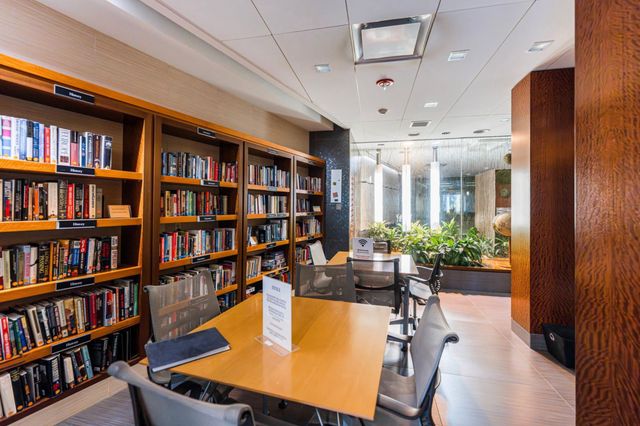 400 E Randolph Street 1516, Chicago, IL 60601