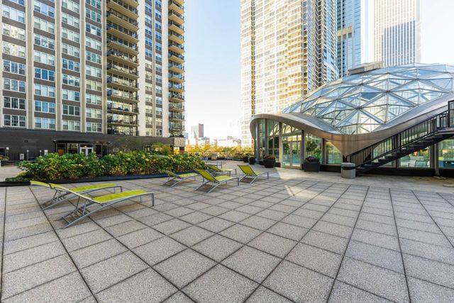 400 E Randolph Street 1516, Chicago, IL 60601