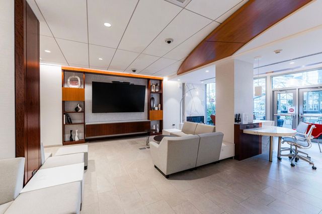 400 E Randolph Street 1516, Chicago, IL 60601