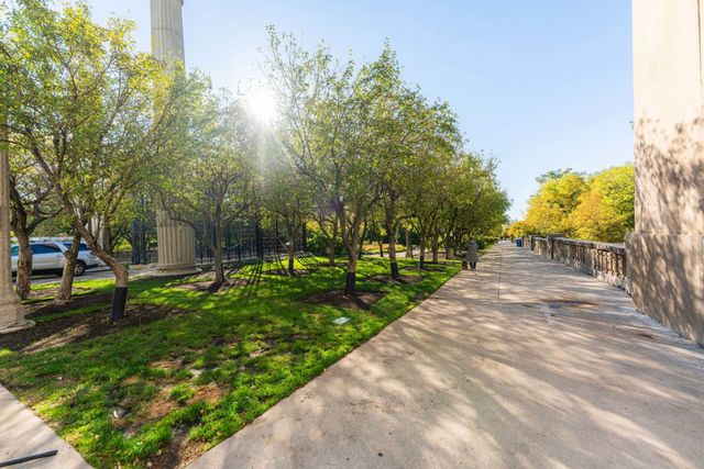 400 E Randolph Street 1516, Chicago, IL 60601