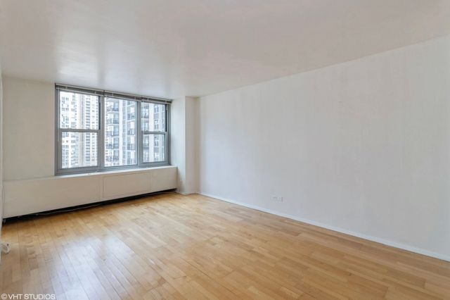 400 E Randolph Street 1516, Chicago, IL 60601