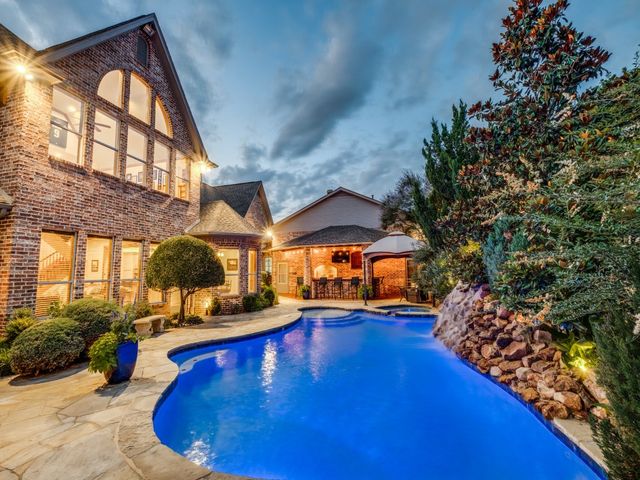 100 Bentwood Court, Denton, TX 76210