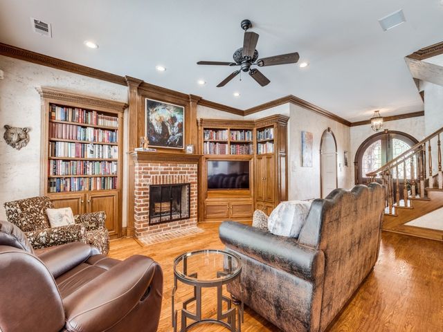 100 Bentwood Court, Denton, TX 76210