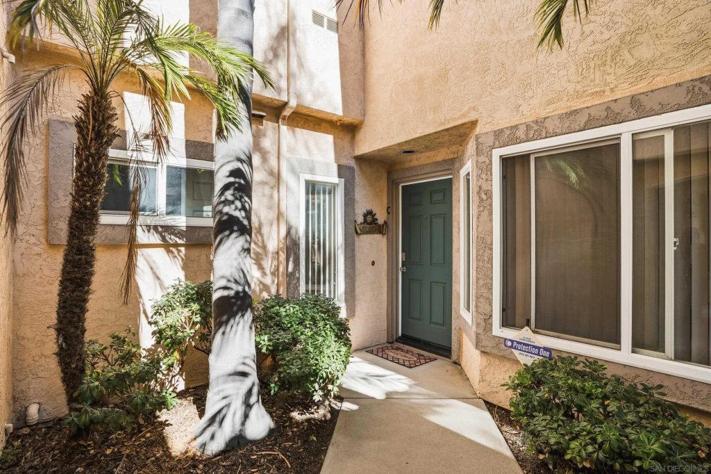 11382 Via Rancho San Diego Unit C, El Cajon, CA 92019