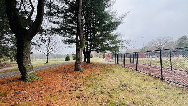 440 Washington St 1, Wellesley, MA 02481