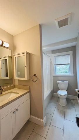 440 Washington St 1, Wellesley, MA 02481