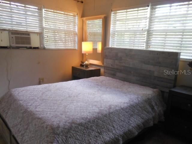 2925 W PARIS STREET, Tampa, FL 33614