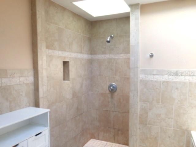 2925 W PARIS STREET, Tampa, FL 33614