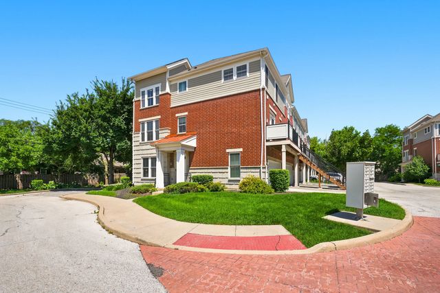 2112 S Crambourne Way 6-6, Arlington Heights, IL 60005