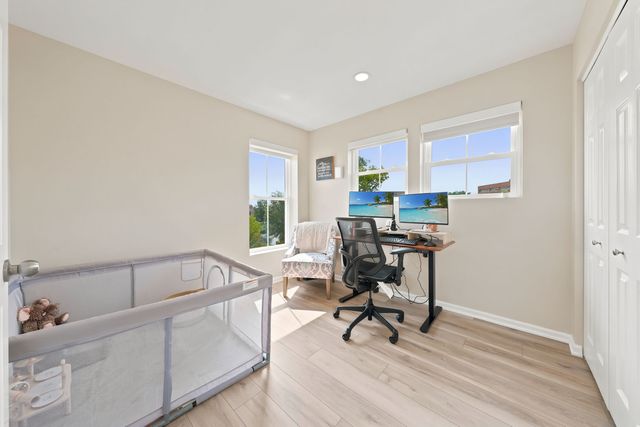 2112 S Crambourne Way 6-6, Arlington Heights, IL 60005