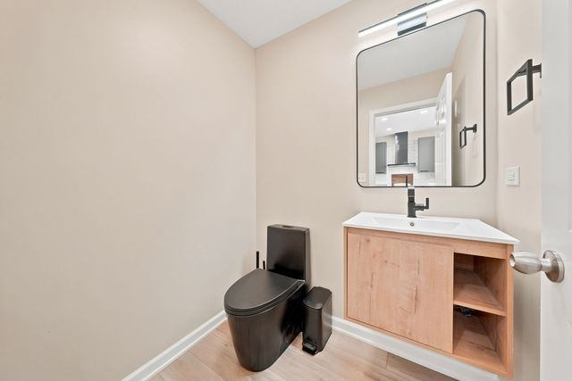 2112 S Crambourne Way 6-6, Arlington Heights, IL 60005