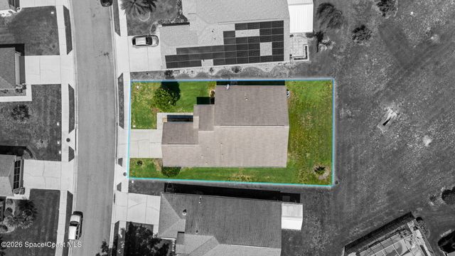 1021 Pine Creek Circle NE, Palm Bay, FL 32905