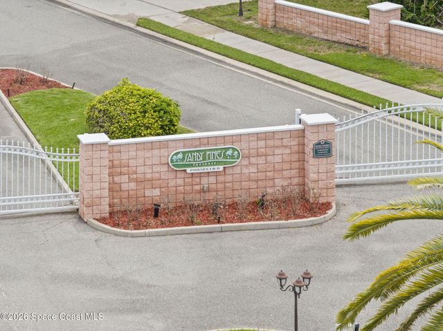 1021 Pine Creek Circle NE, Palm Bay, FL 32905