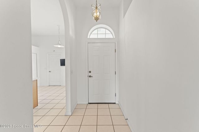 1021 Pine Creek Circle NE, Palm Bay, FL 32905