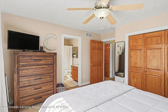 5628 Marylouise Street, Lansing, MI 48917